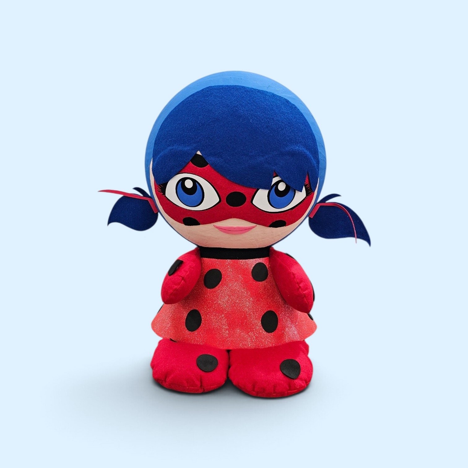 Piñata de Ladybug — Hecha a mano