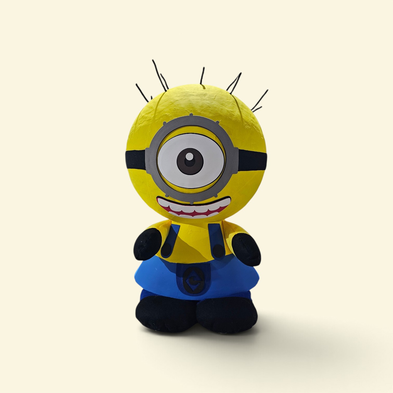 Piñata de Minion — Hecha a mano